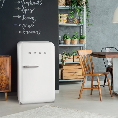 mini frigo bianco lucido composizione