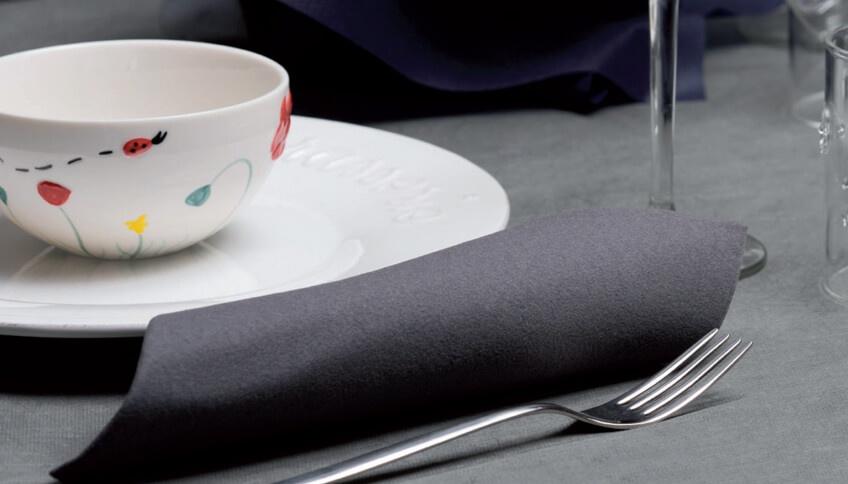 tovagliato monouso moderno nero